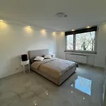 Luxus Apartment In Duesseldorf Rheinblick